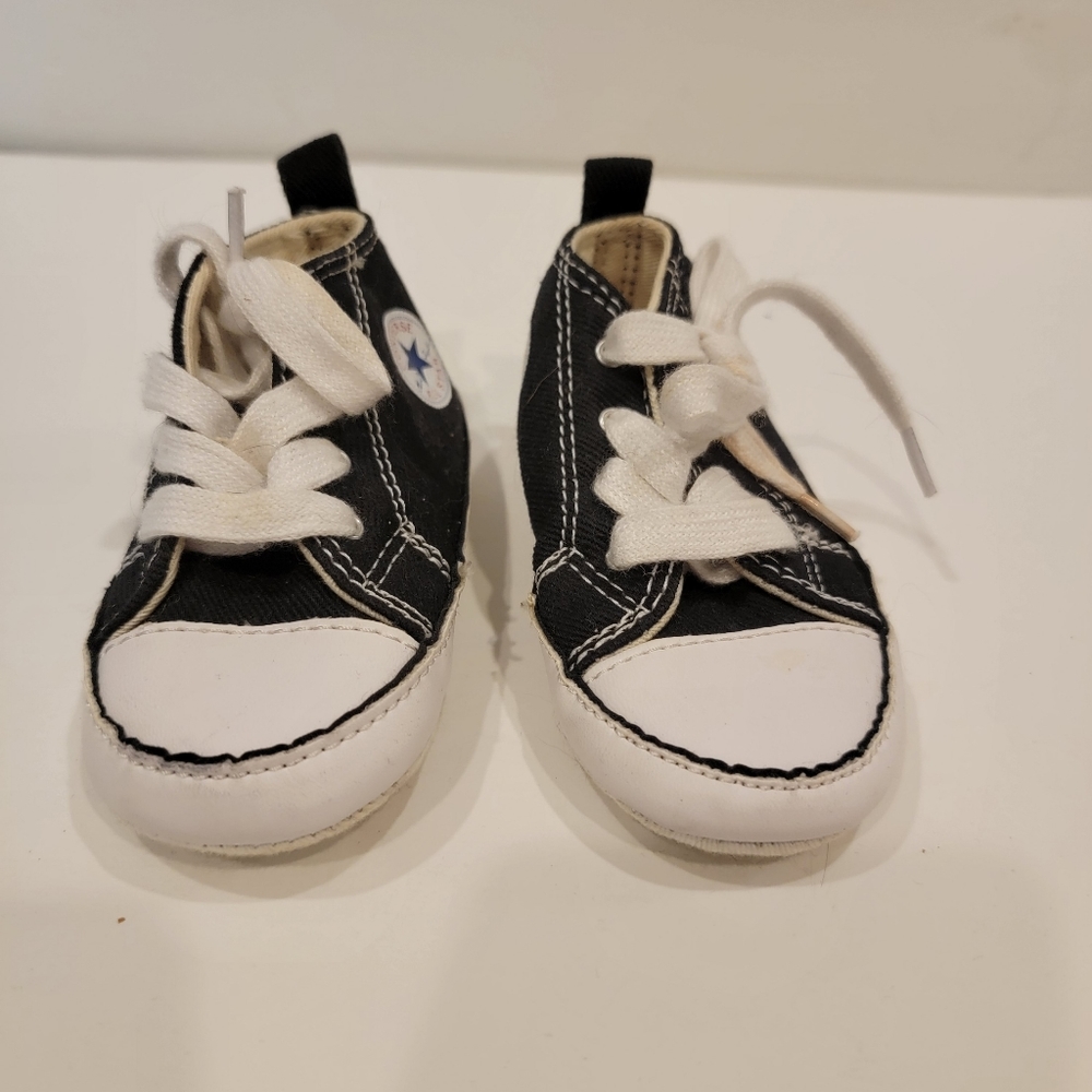 Converse one star Chuck Taylor black baby cloth crib shoes for baby size 4
